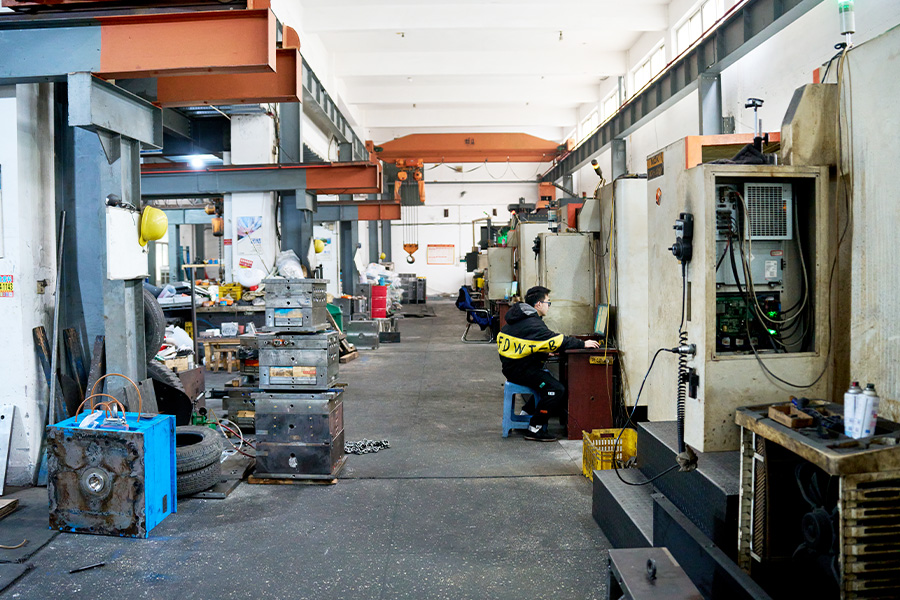 Taizhou Huangyan Haiquan Plastic Mold Co., Ltd.